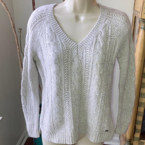 Hollister Sweaters - Hollister Women's V-Neck Sweater -Cream (S)